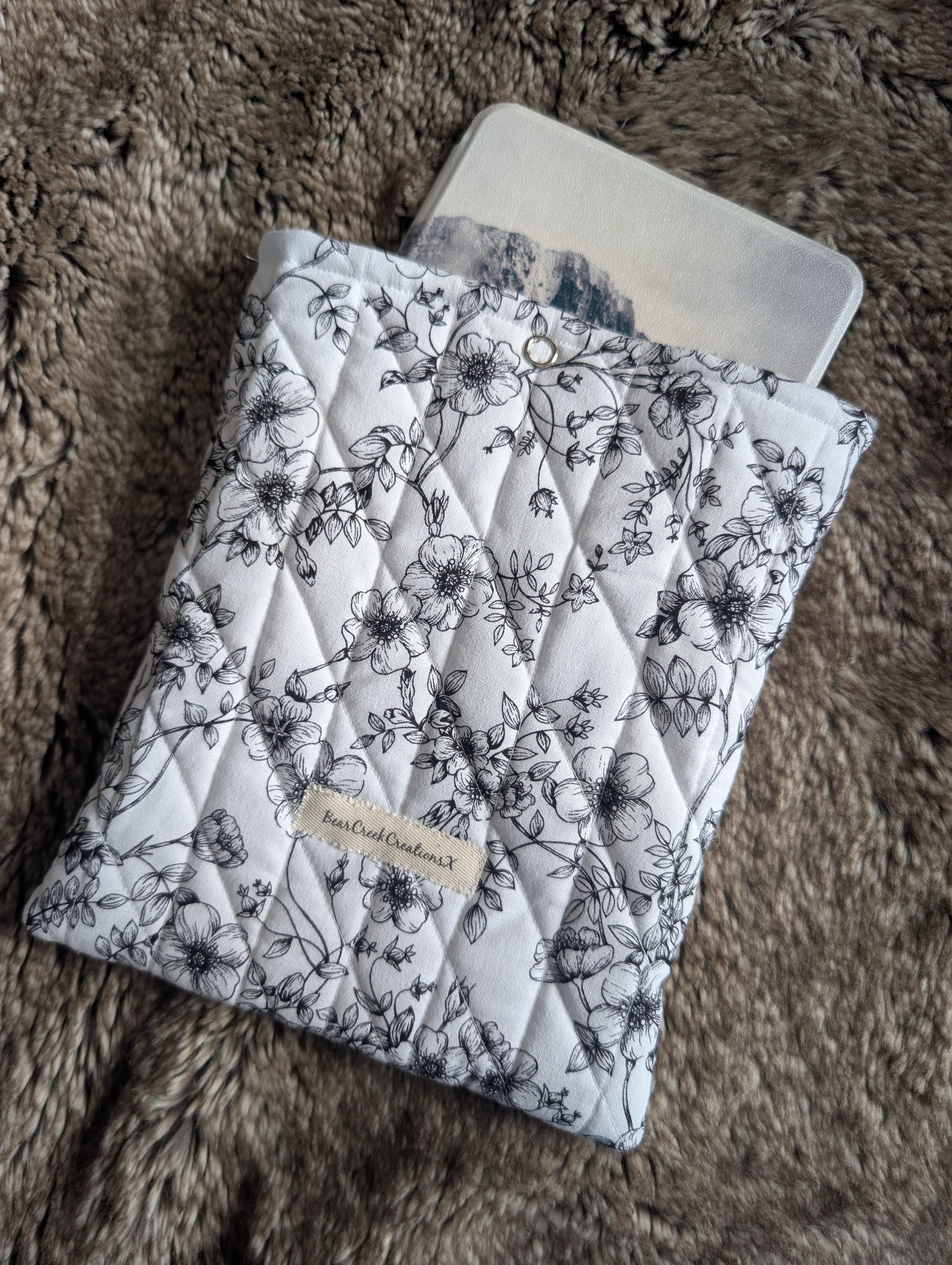 Black/White Floral Kindle Sleeve